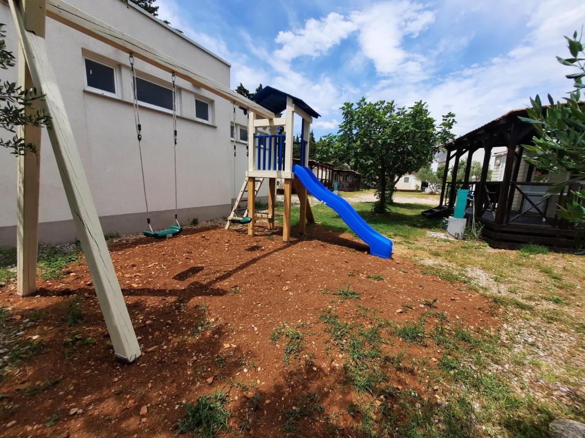 Kamp Rujno Hotell Starigrad Paklenica Exteriör bild