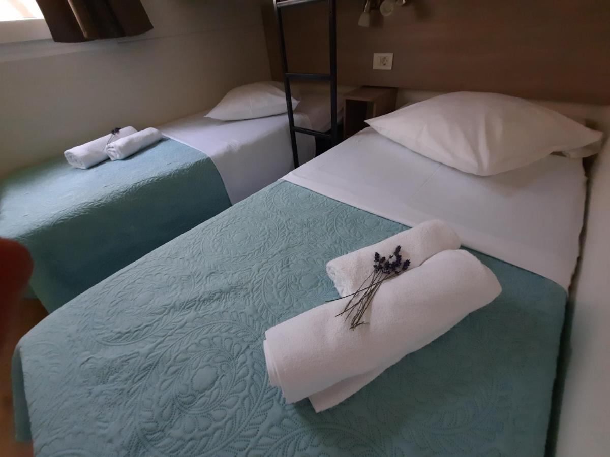 Kamp Rujno Hotell Starigrad Paklenica Exteriör bild